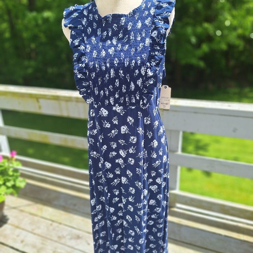 Cute, capped sleeve dress by St. John's Bay Size Small NWT - Picture 3 of 9